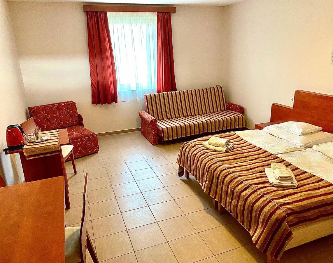 Ligetalja Termál Hotel Peneszlek Esterno foto