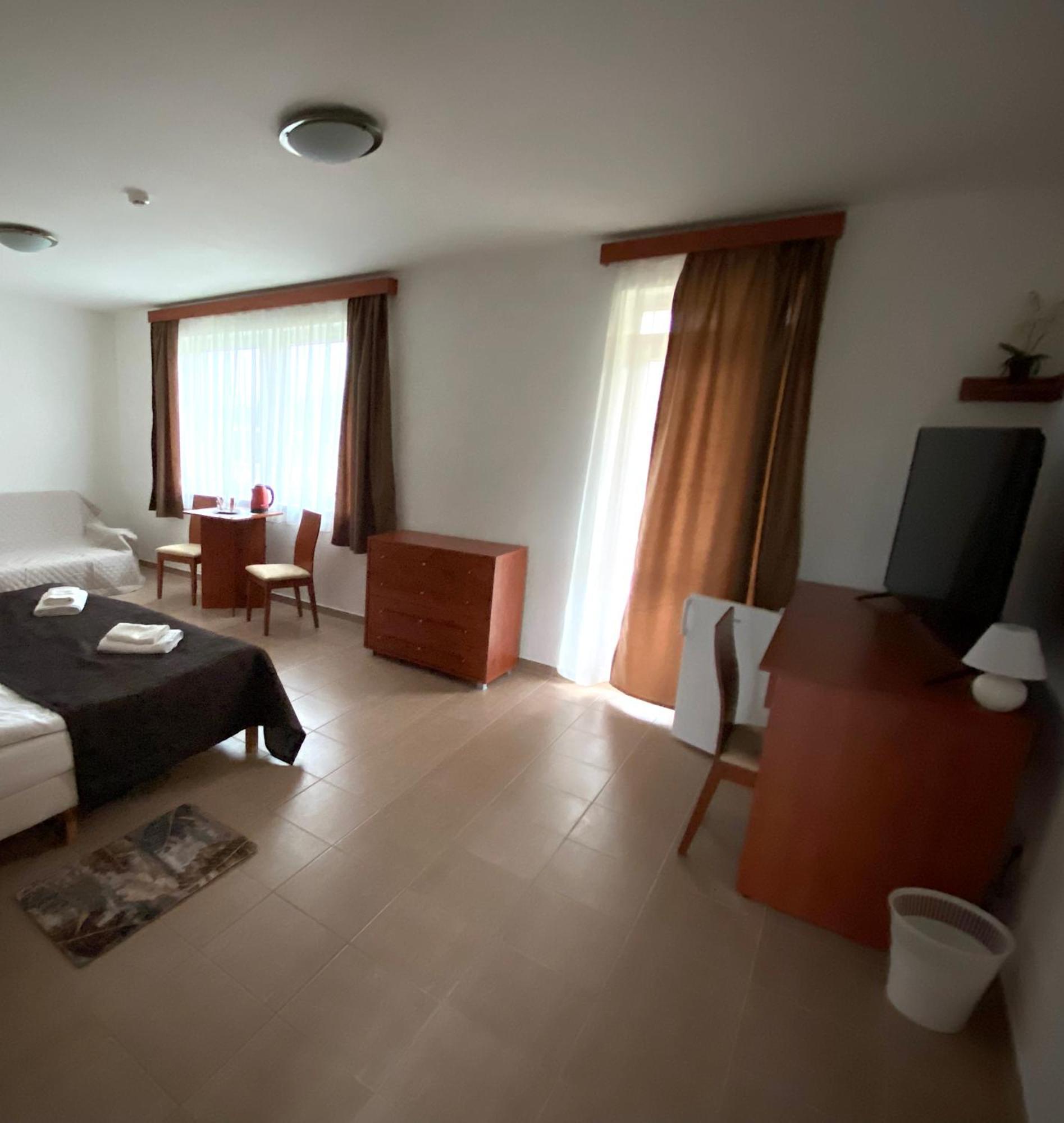 Ligetalja Termál Hotel Peneszlek Esterno foto